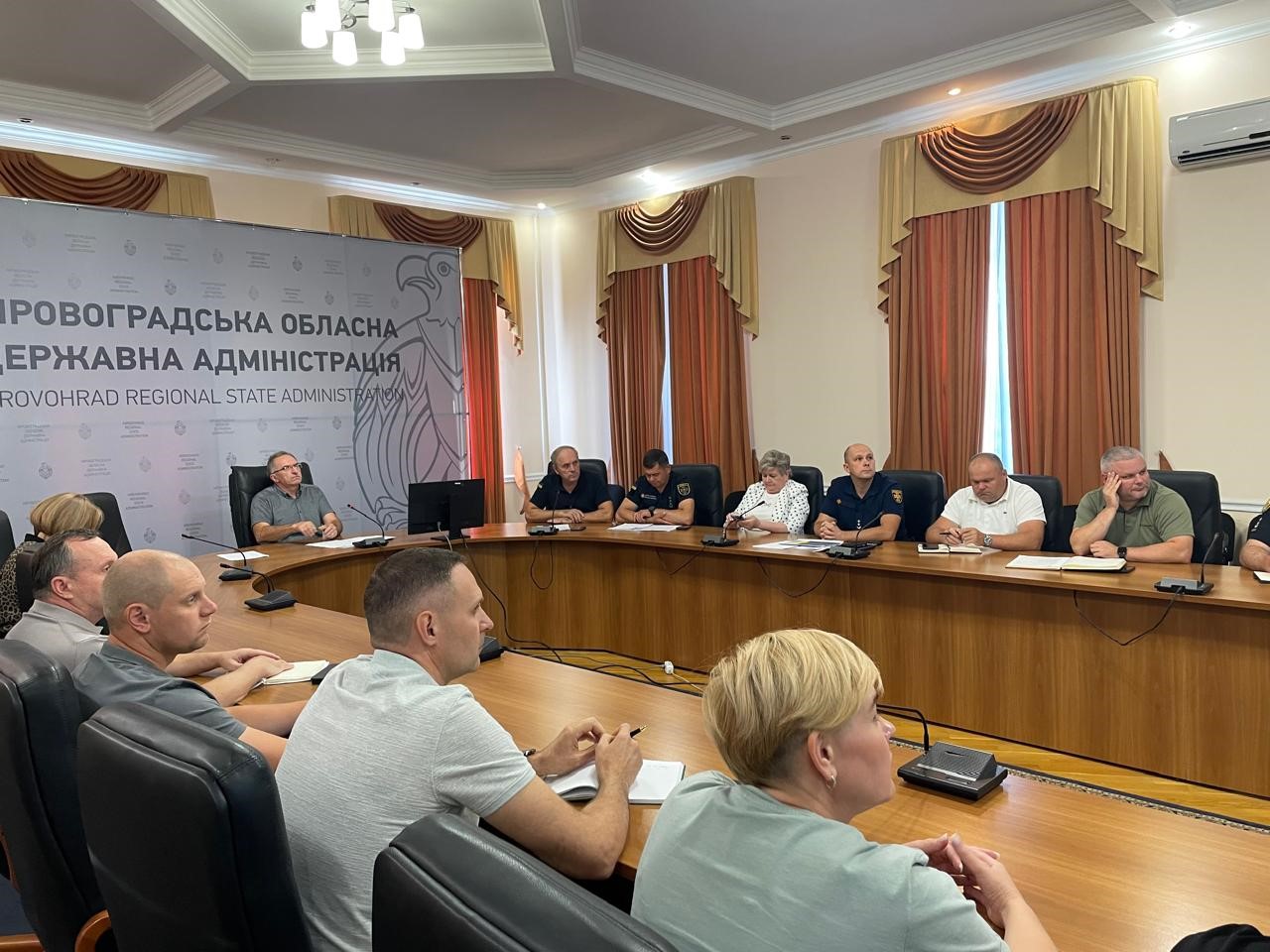 Робоча нарада за участю представників органів влади та служб у Кіровоградській обласній державній адміністрації.
